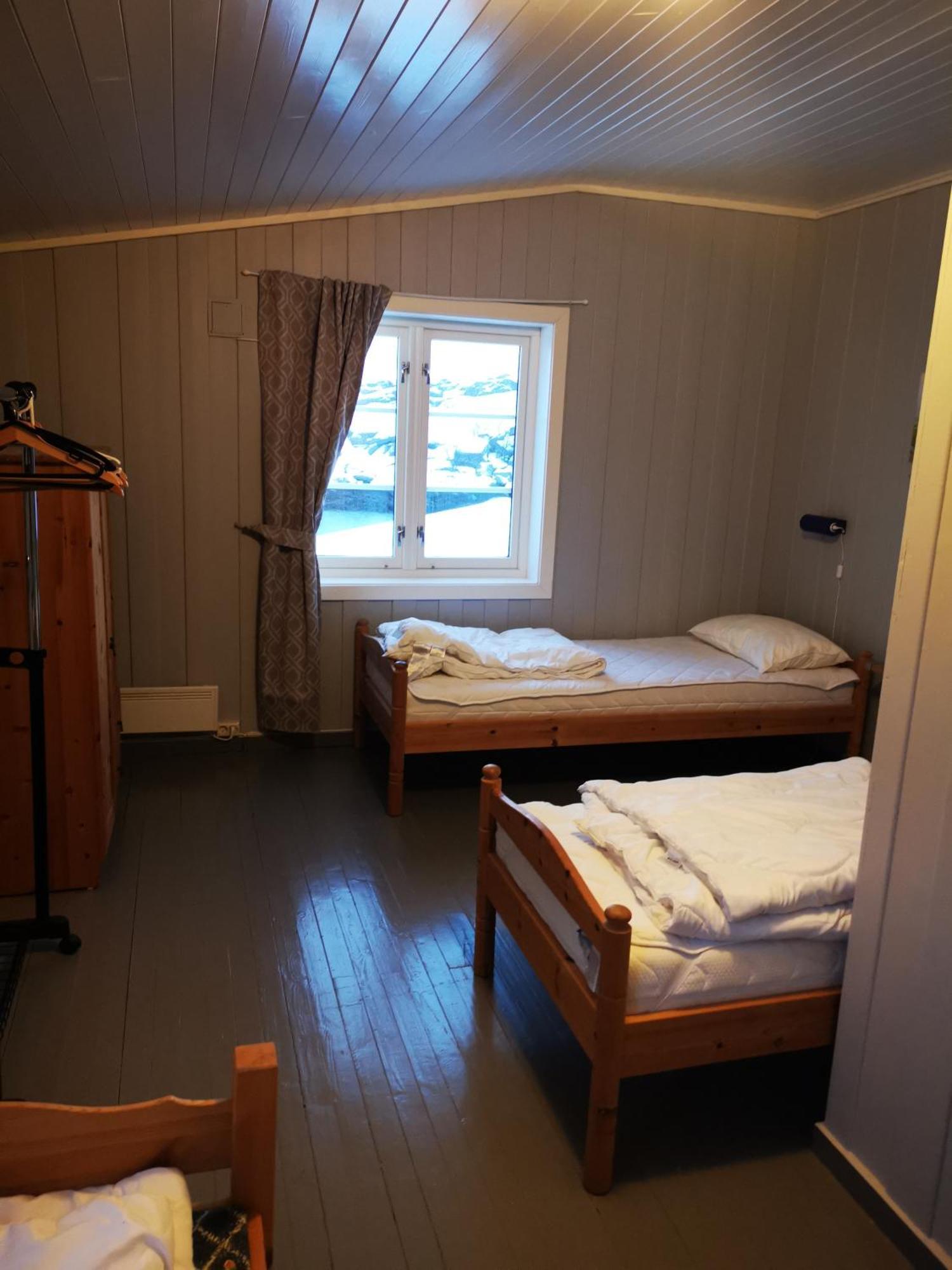 Kaikanten Rorbuer Sennesvik Phòng bức ảnh